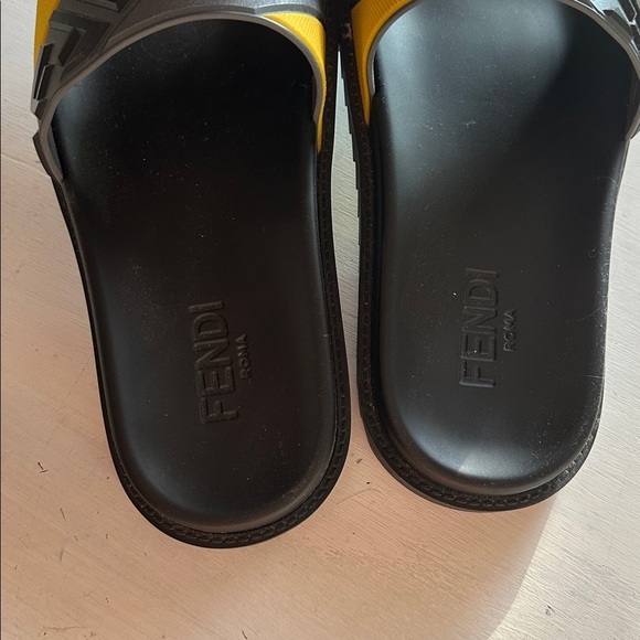 Fendi Yellow and Gray FF Logo Fussbetts Slide Sandals Mens 7 display picture 3